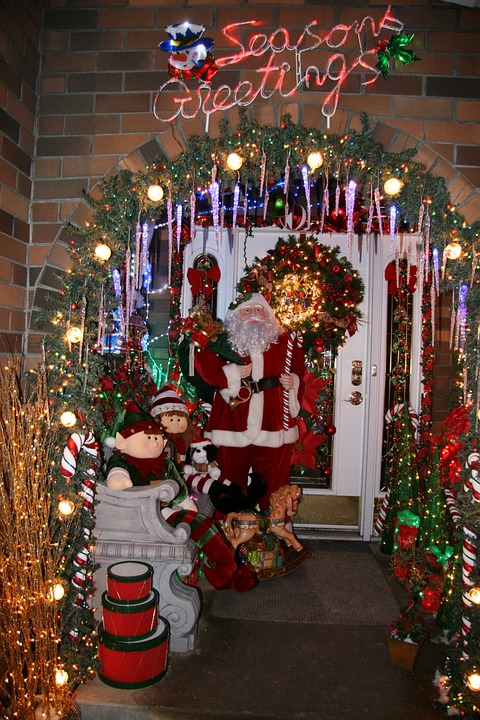 What Is The Best Christmas Light Installation  Near Me in St. Joseph MO