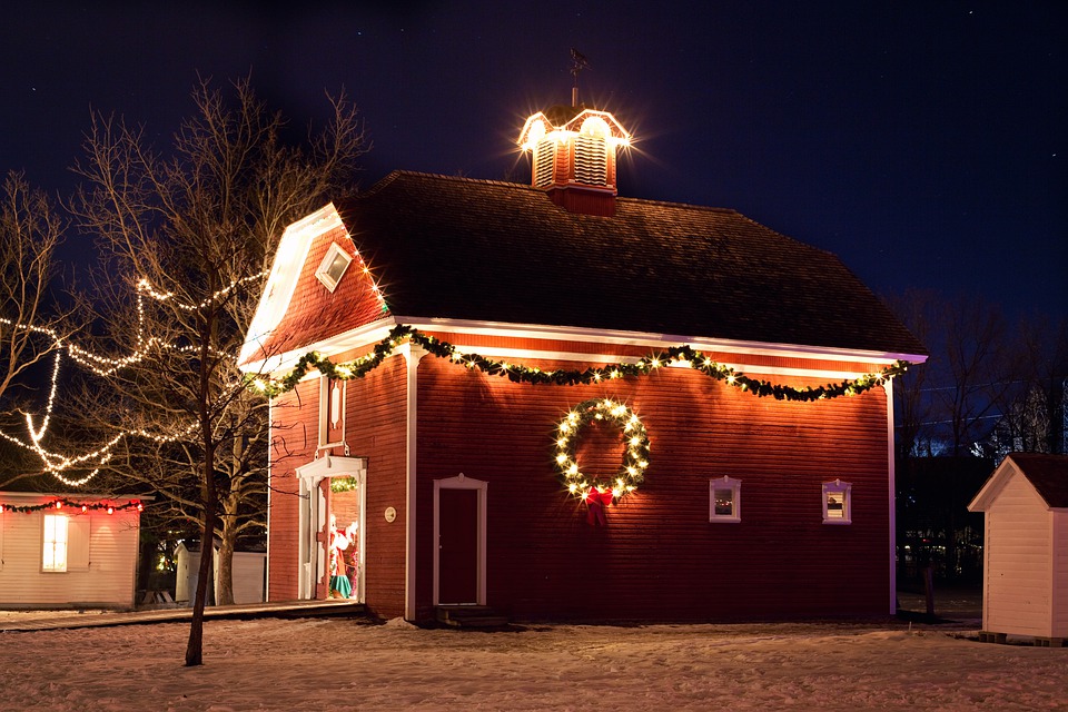 Should I Hire A Professional Christmas Light Installation in St. Joseph MO