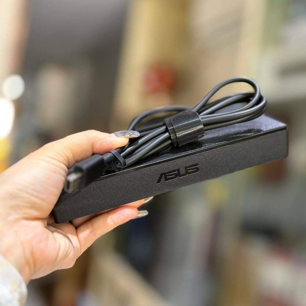 Thumb adapter asus 20v 14a 280w rectangle  compact plug2