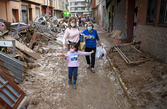 A week after Spain’s floods, families hope that the missing are alive with 89 unaccounted for