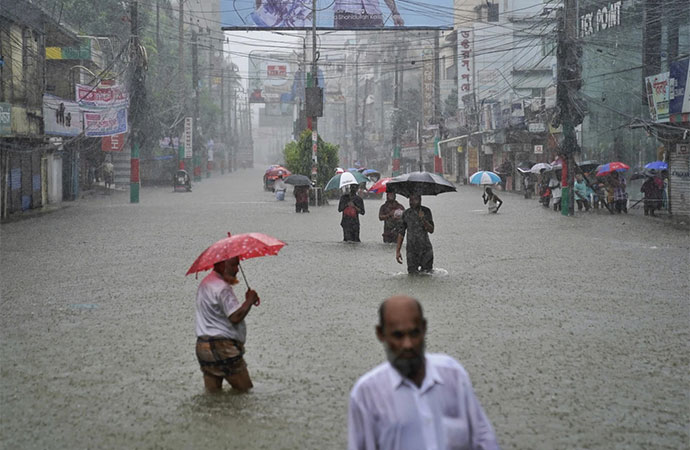 Religious Affairs, Road, Transport and Bridges ministries to donate one-day salary to flood-hit people