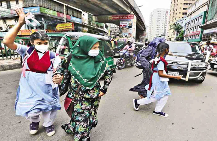 Crossing Dhaka roads, a philosophical analysis