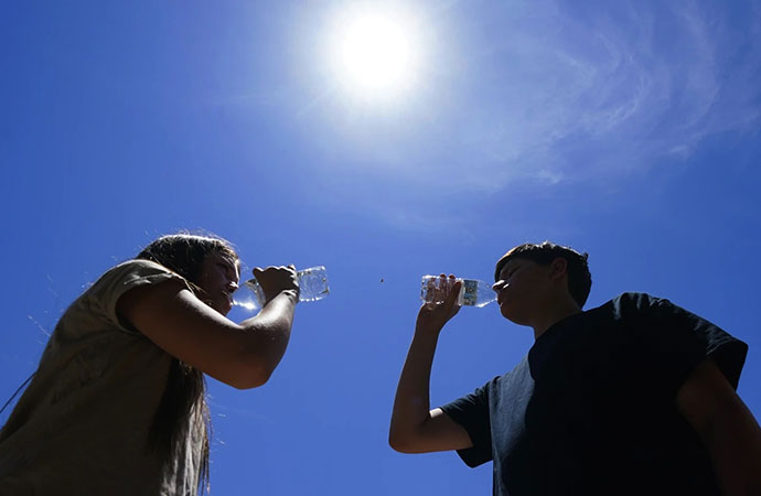 How to Protect Outdoor Workers from Heat Stroke