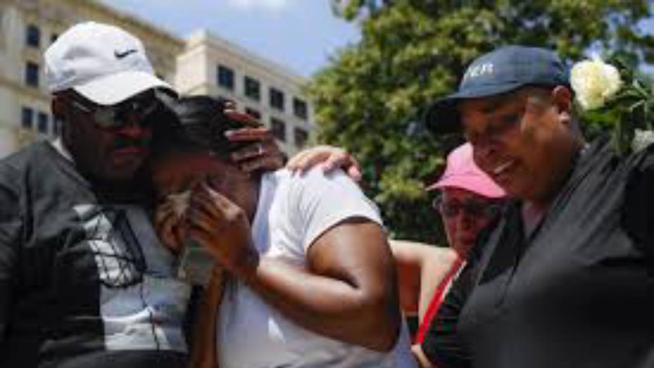 2 mass shootings in less than 24 hours shock US; 29 killed