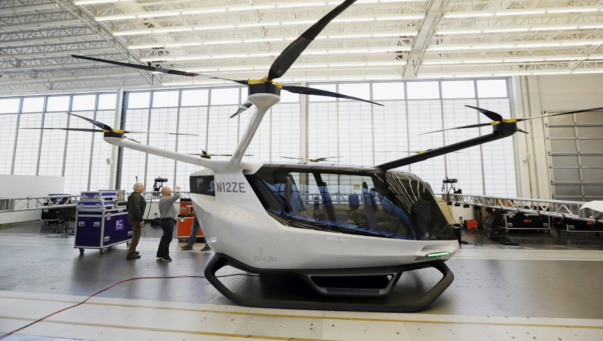 Hydrogen-power electric flying vehicle: Long road to liftoff