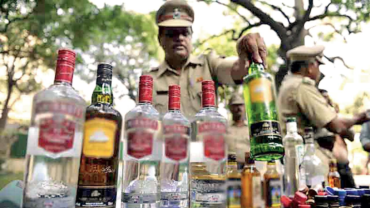 Tainted liquor kills 6 in northern India