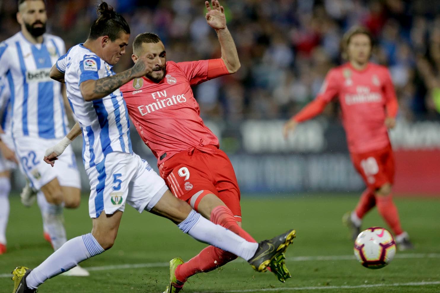 Benzema rescues a 1-1 draw for Madrid at Leganes