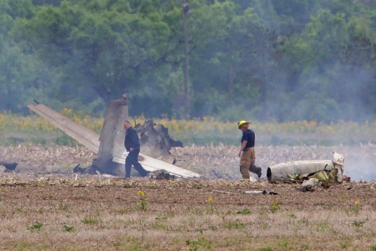 2 die in small plane crash near Indianapolis