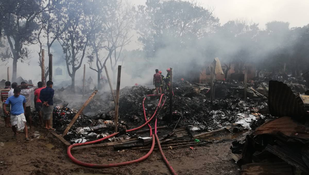 Jhut warehouses gutted in Gazipur fire
