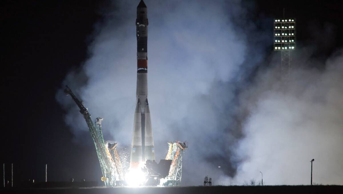 Russian-US crew arrives at International Space Station