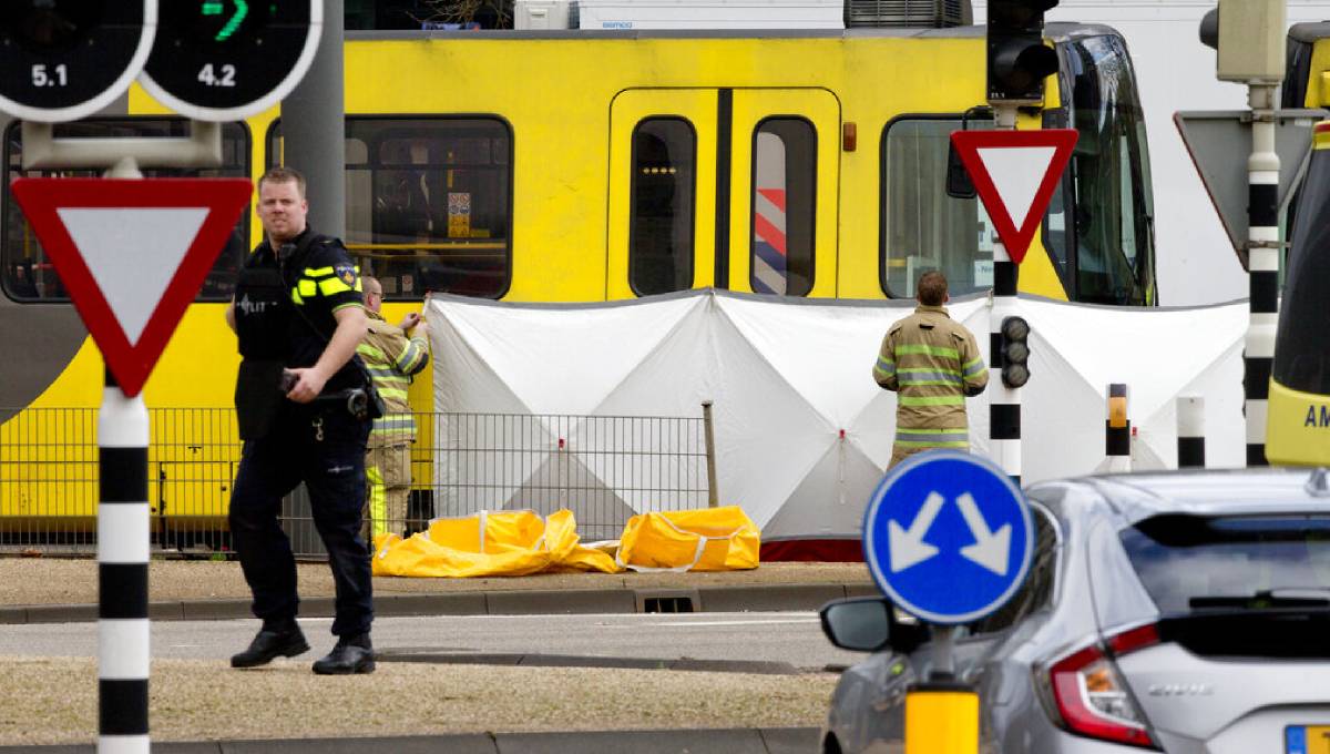 Dutch police hunt suspect after shooting on tram kills 1