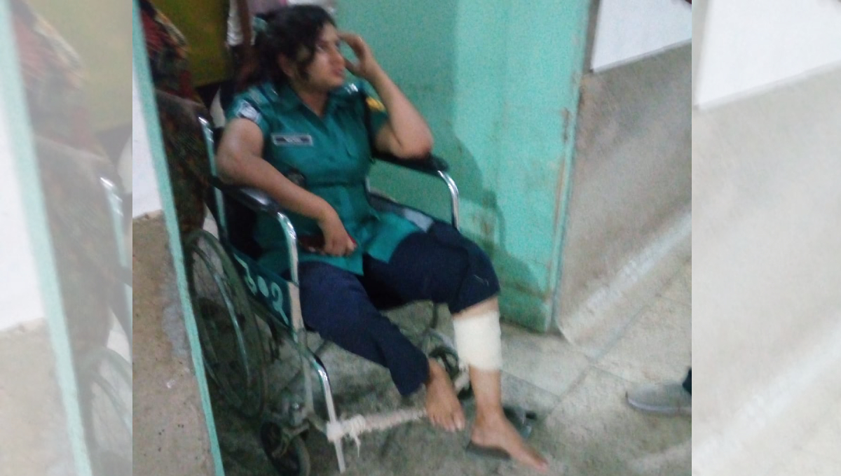 Female cop, rickshaw-puller wounded in city crude bomb blast