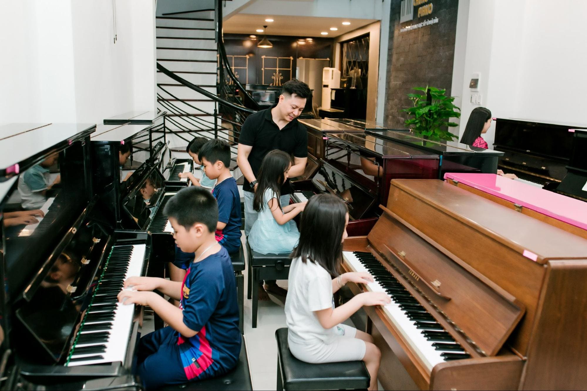 dạy piano quốc tế