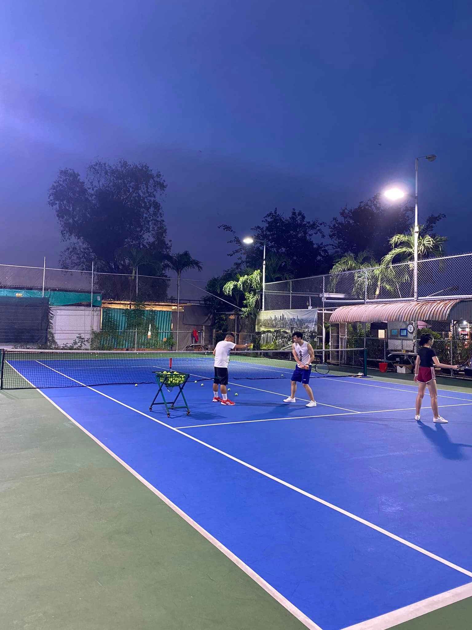 Học Tennis Hà Nội