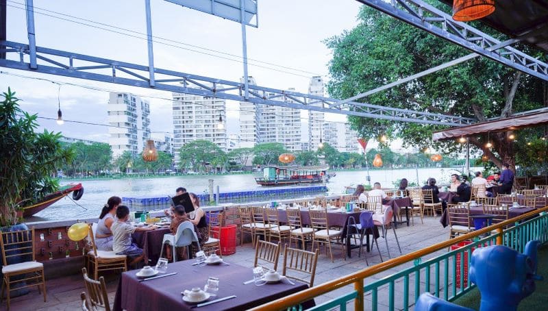 Nhà hàng bên sông TPHCM