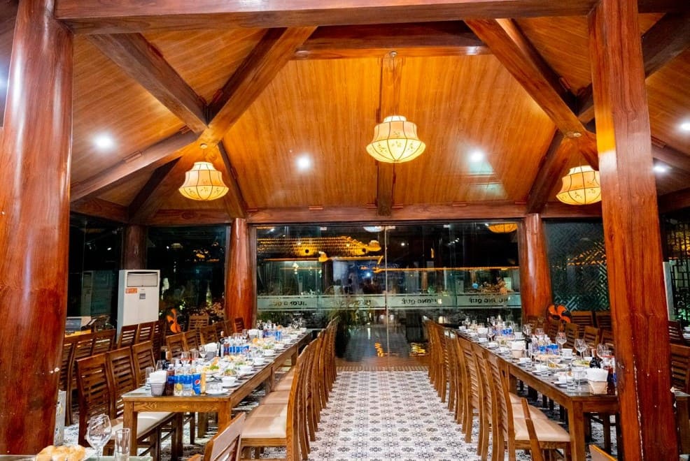 nhà hàng sân vườn Hà Nội