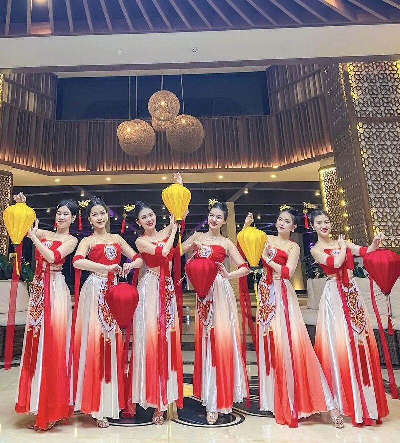 thuê trang phục biểu diễn Bắc Ninh
