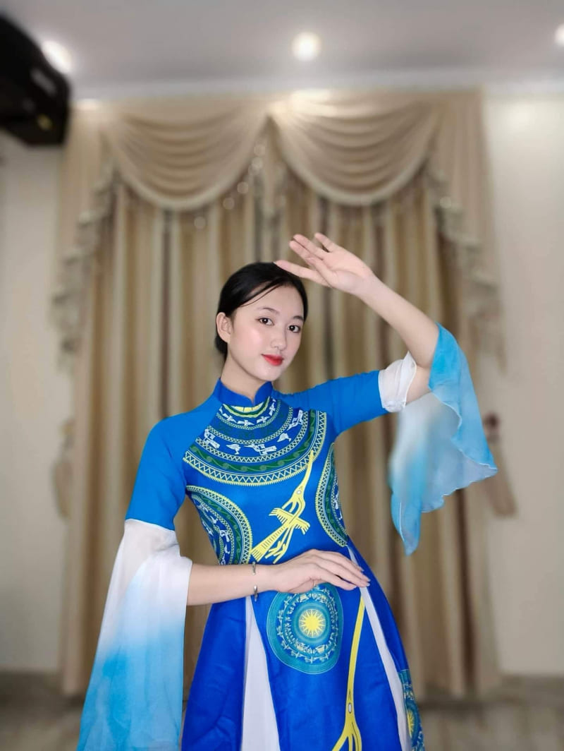 Thuê trang phục biểu diễn Khánh Hòa