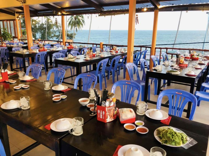 nhà hàng view biển mũi né