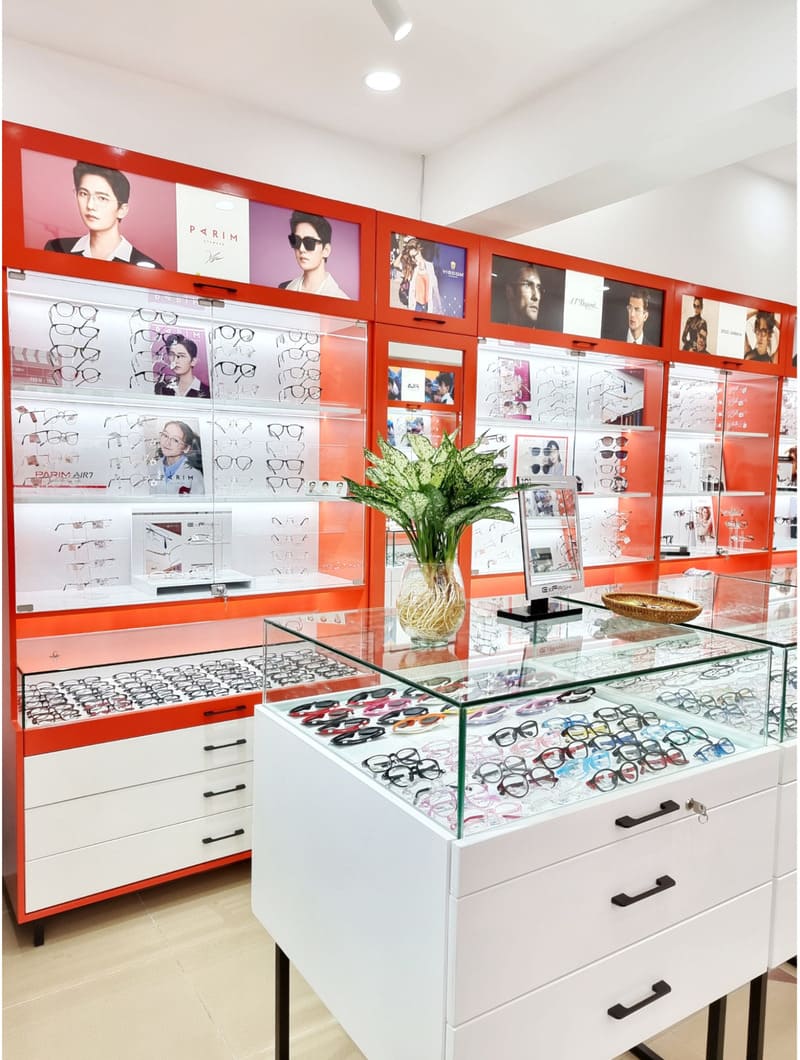cửa hàng mắt kính Sài Gòn