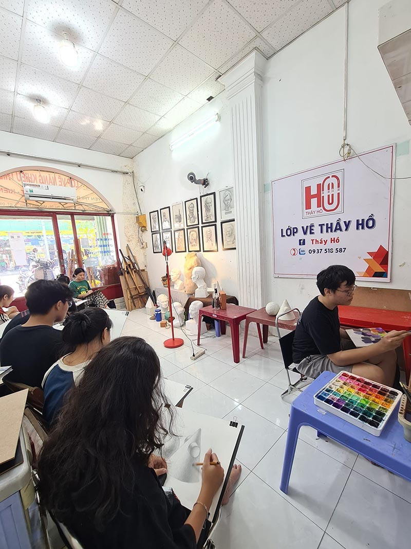 Lớp học vẽ của thầy Hồ