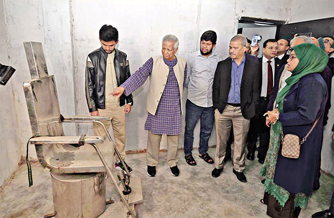 ‘Horrific’, ‘unbelievable’, Dr Yunus says after visiting ‘Aynaghar’