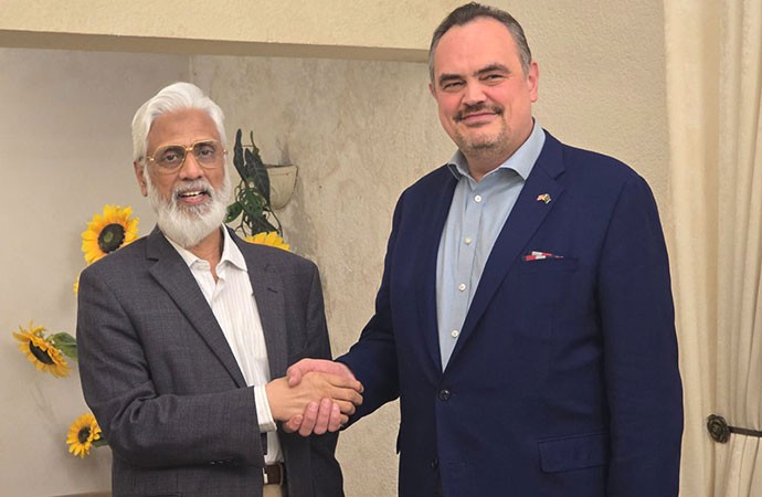 Former Mayor Mahmudul Islam Chowdhury Hosts US Ambassador in Chattogram