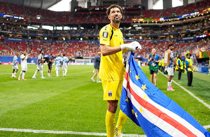 Cape Verde’s Vozinha becomes an Instagram sensation thanks to his saves and a streamer’s push