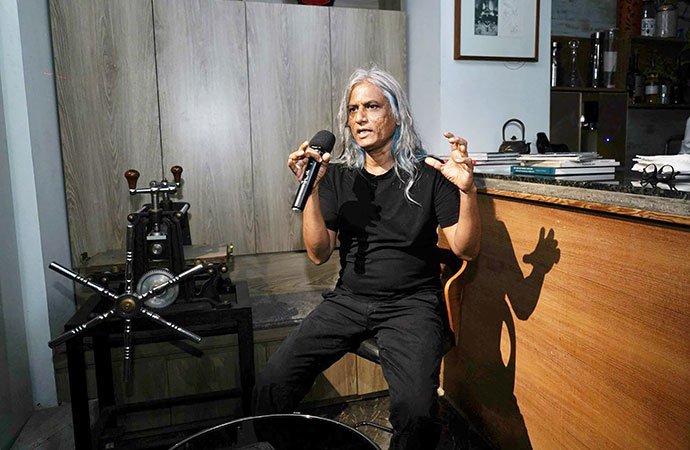 Cosmos Art Echo hosts 10th session featuring artist Mahbubur Rahman