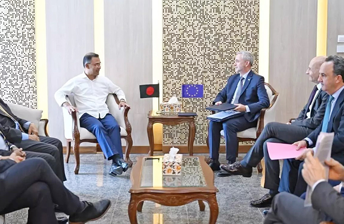 Indian envoy meets PM, discusses bilateral ties