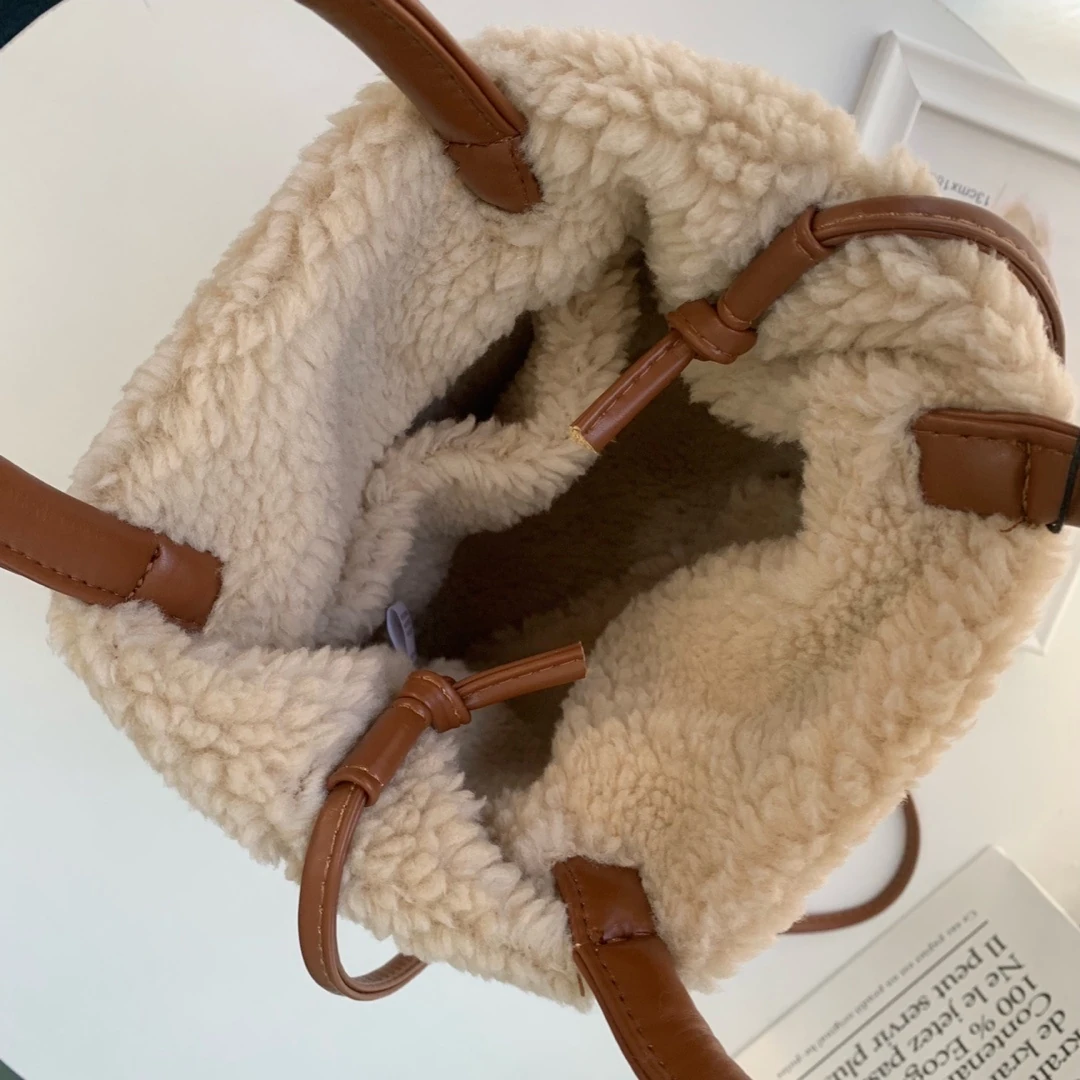 ZH518 UGG lamb wool bucket bag 45$ gallery