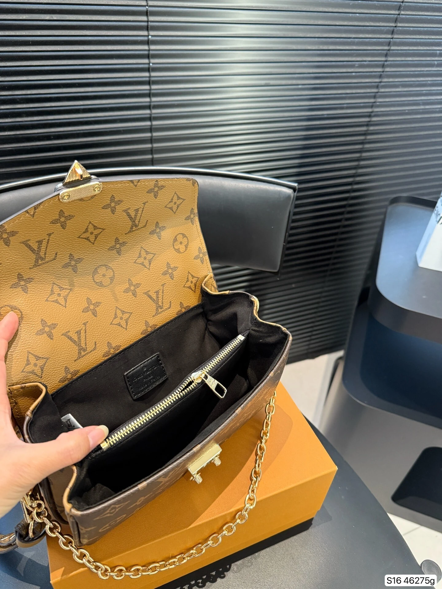 ZH532 Louis Vuitton Pochette Métis bag 58$ gallery