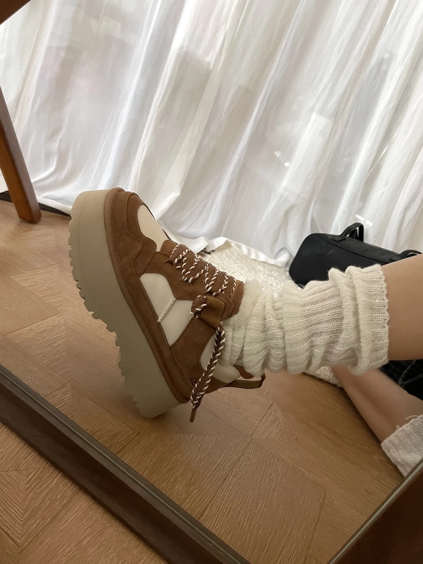 ZH563 UGG Astromel Platform Sneakers 72$ gallery