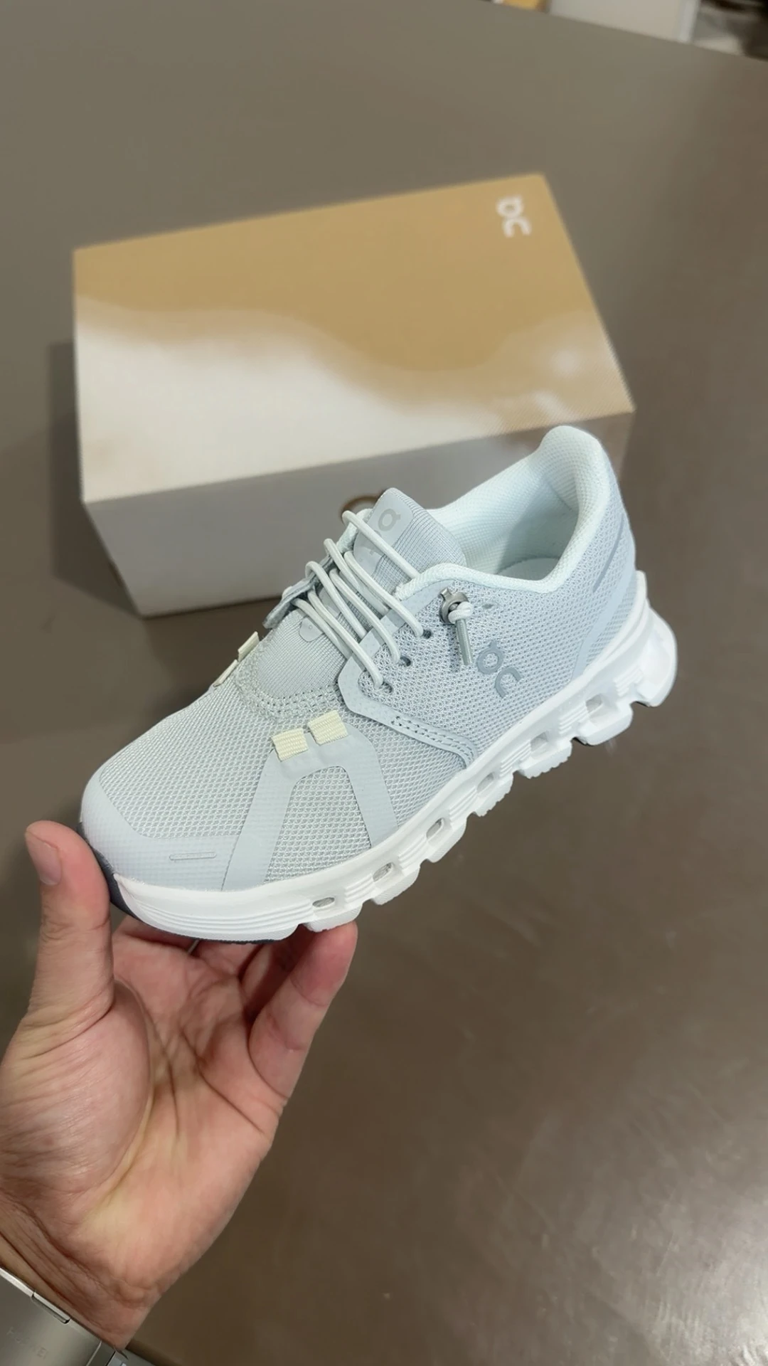 4R79 ON Cloud kids Cloud 6  38$ gallery