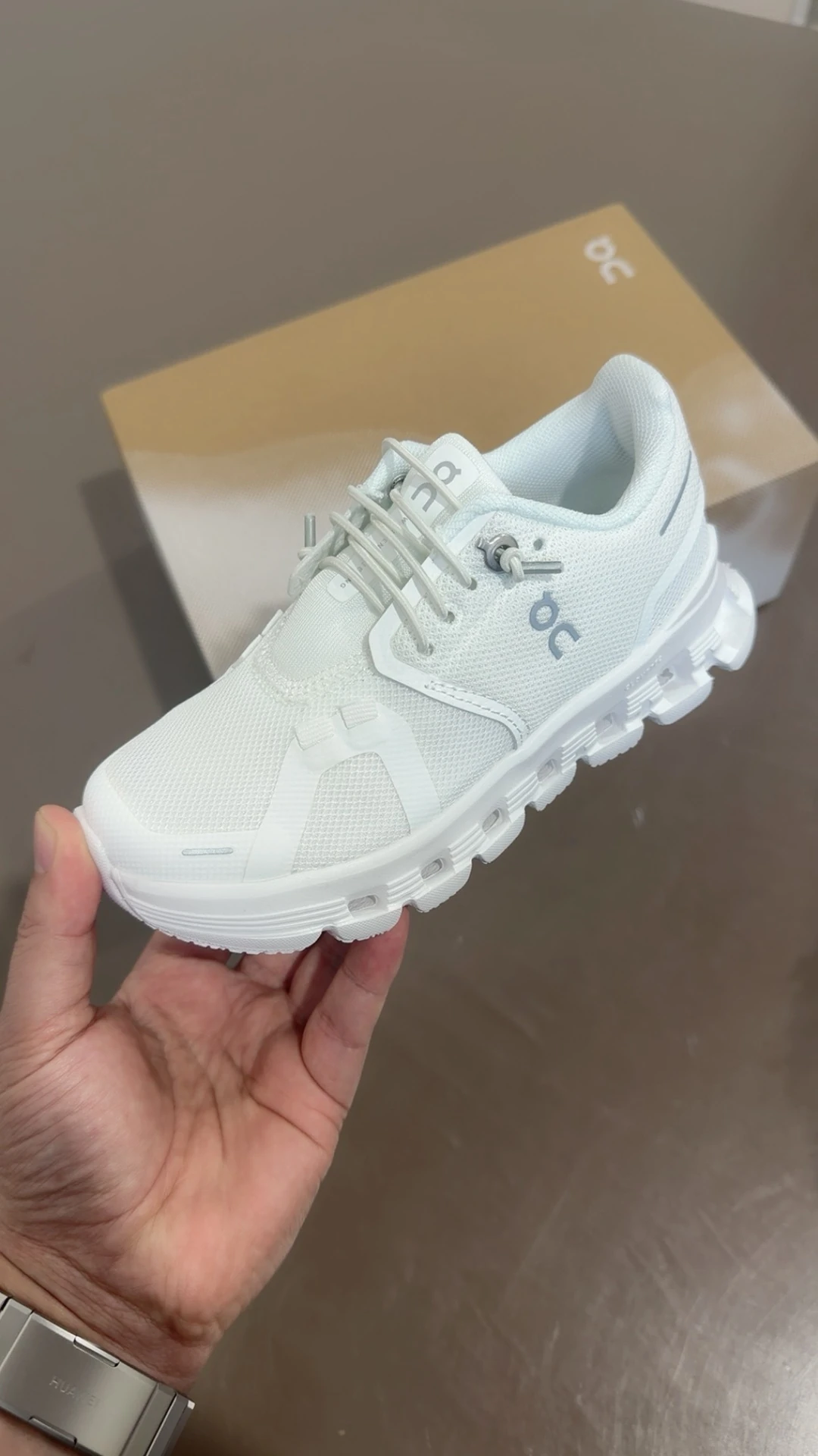 4R79 ON Cloud kids Cloud 6  38$ gallery