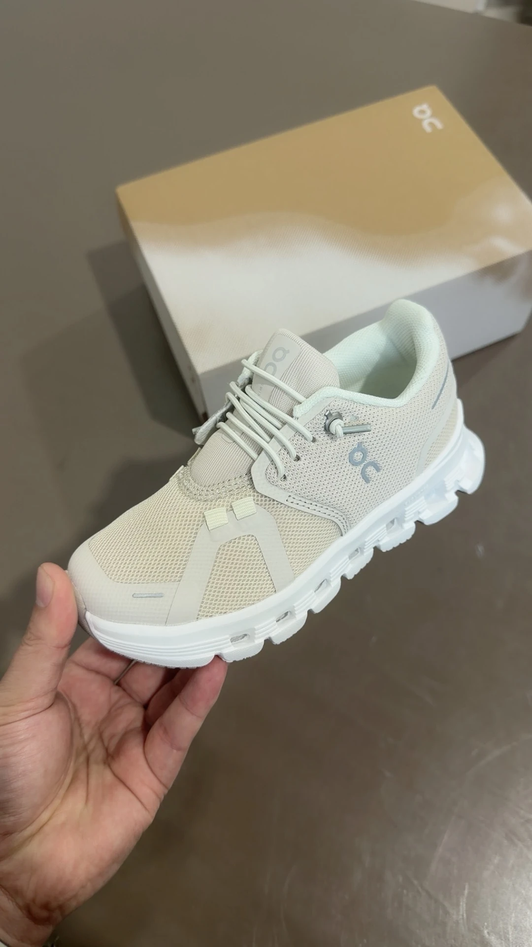 4R79 ON Cloud kids Cloud 6  38$ gallery