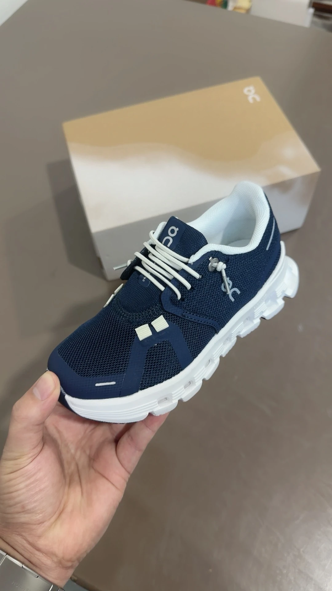 4R79 ON Cloud kids Cloud 6  38$ gallery