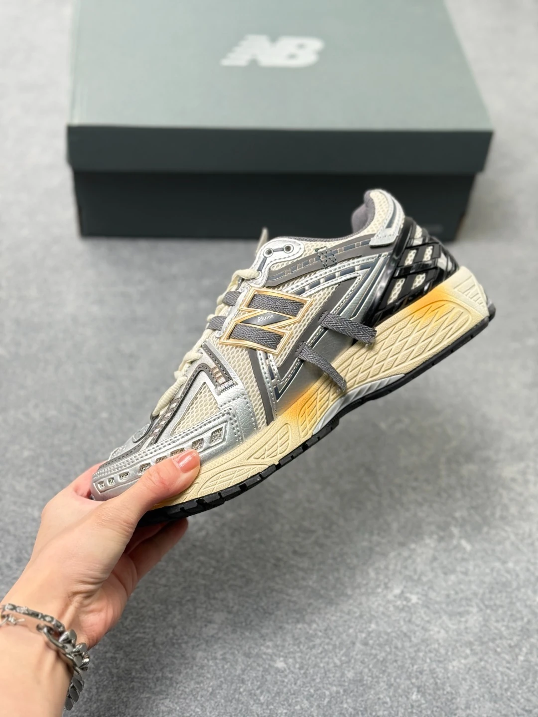 BW04 New Balance M1906R series 53$ gallery