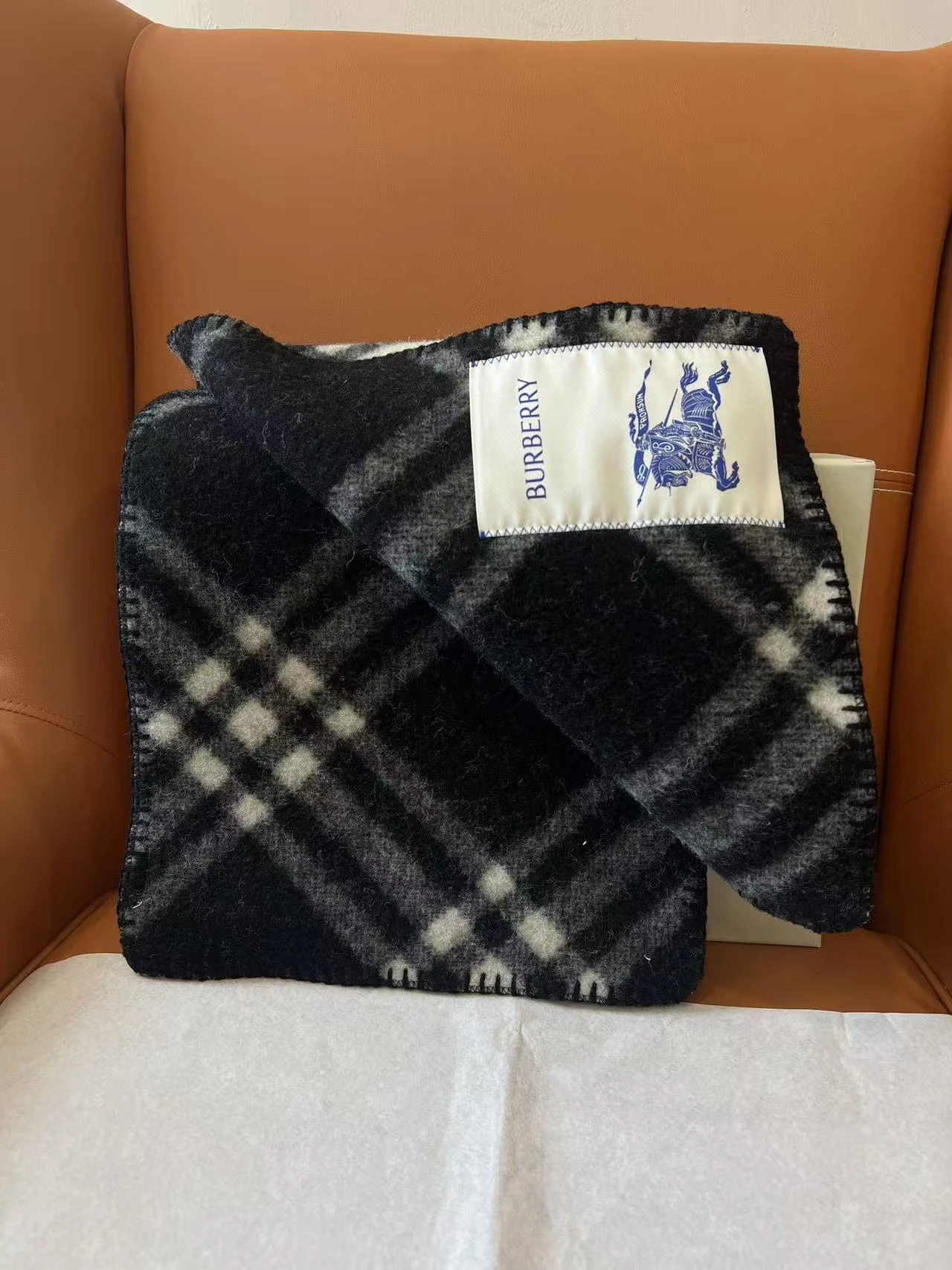 $68.5-LING-17 BURBERRY gallery