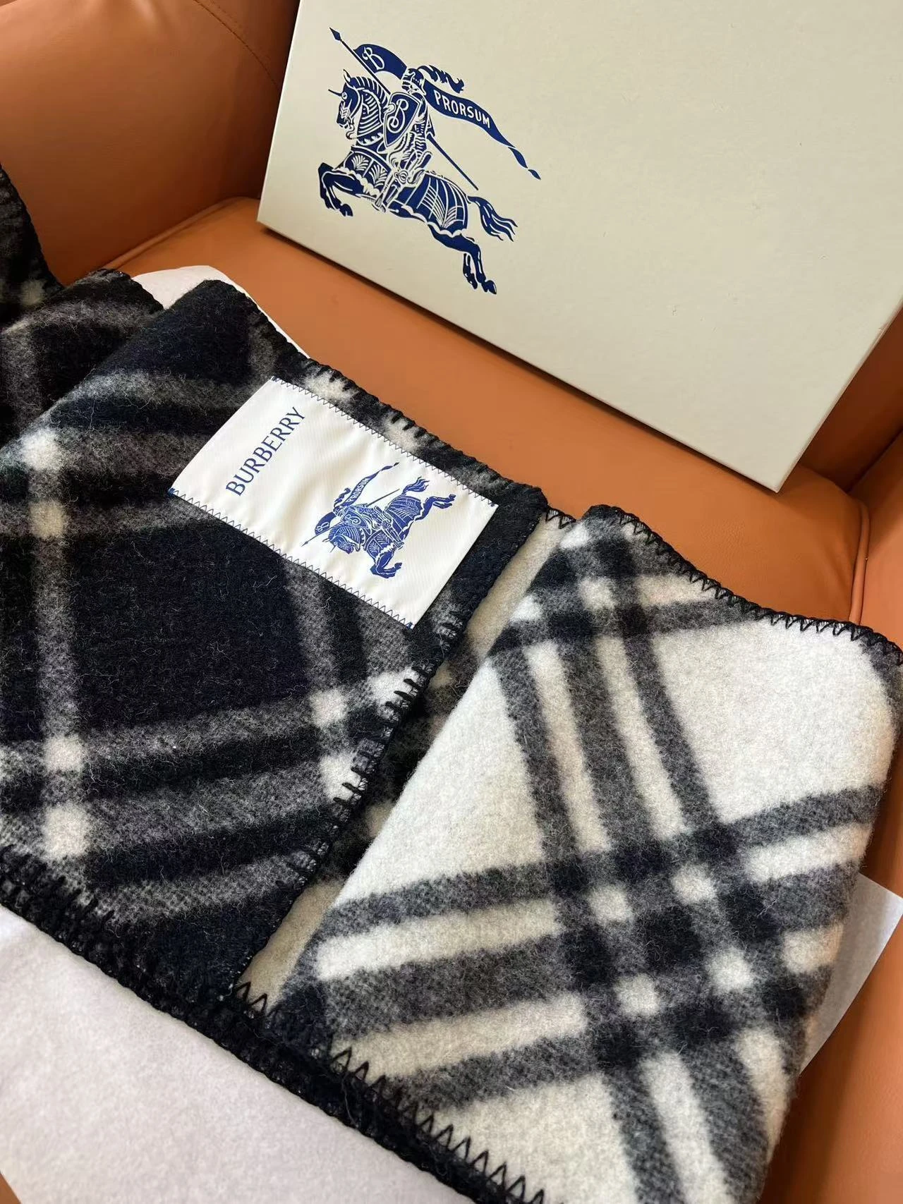 $68.5-LING-17 BURBERRY gallery