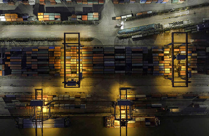 The World Economy Is Swerving, and the Destination Is Unknown