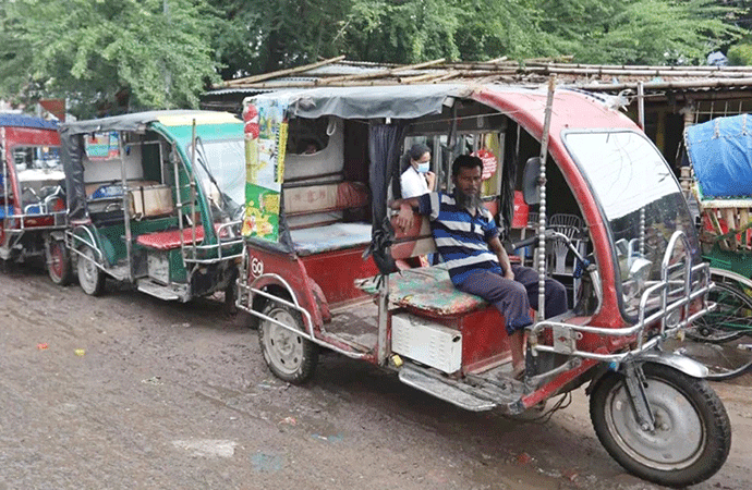 The motor rickshaw revolution and the informal economy
