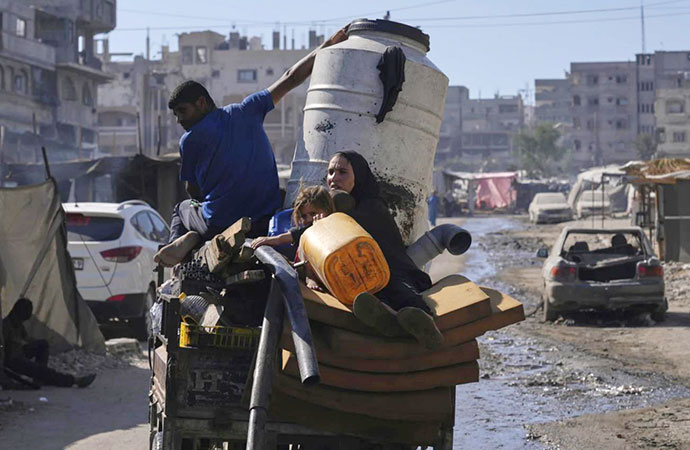 UN food agency chief says women and children are starving in Gaza and pressed Netanyahu on aid