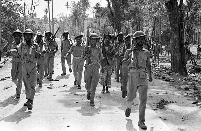 Towards a structural framework of 1971 history: State and Society