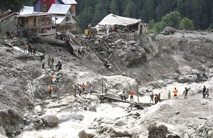 Intense rains have left at least 34 people dead after lashing parts of Pakistan and India and triggering flash floods