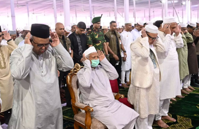 Main Eid-ul-Azha congregation held at Jatiya Eidgah; CA Yunus attends