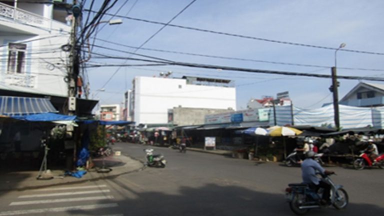 Pano Ốp Tường Tại Chợ Kon Tum – Kon Tum