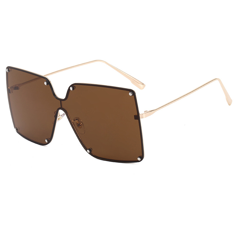 Large sunglasses from the latest fashions that suit your taste, available in several colors, to order my lady