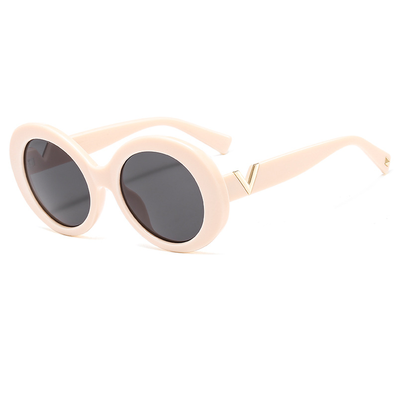  New sunglasses that have made fashionable fashions so that my lady is now available in multiple colors