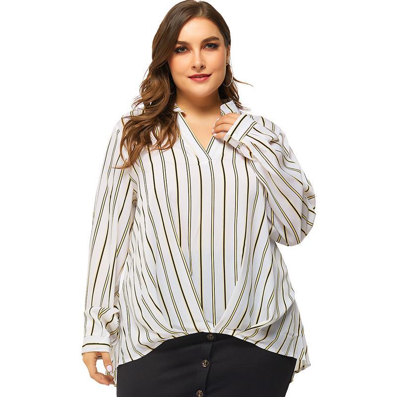 An elegant and distinctive blouse with long sleeves, as it is tight underneath for a beautiful and unique shape, with a sexy design and a high-quality dress